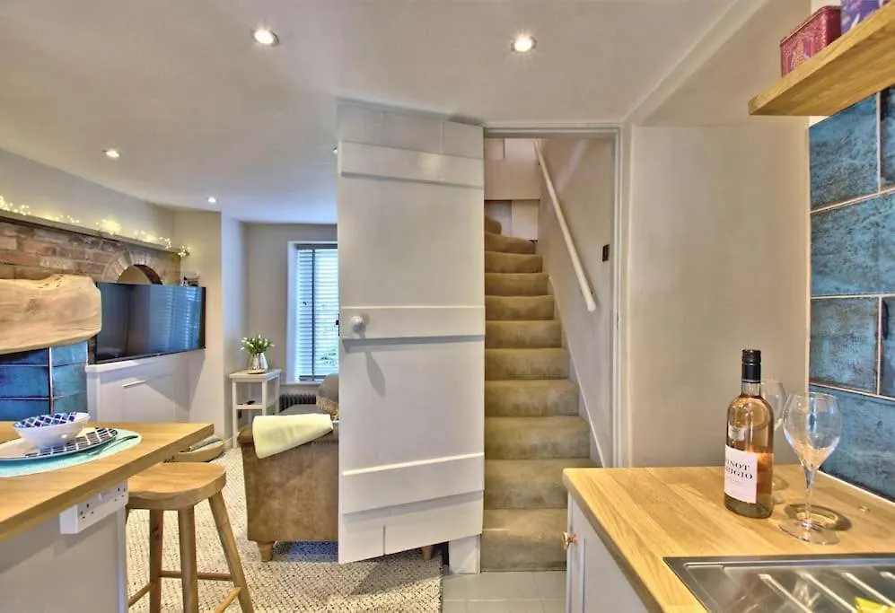 The Snug At Ruston, Cosy Dog Friendly Cottage Wykeham  0*, Wykeham (Scarborough)