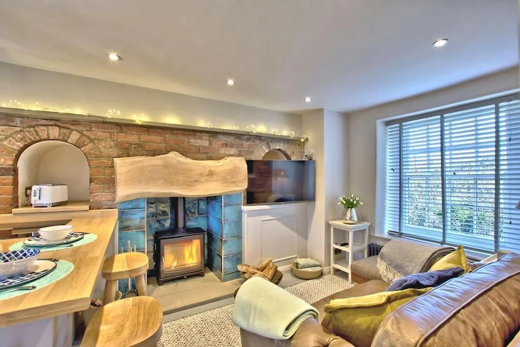 The Snug At Ruston, Cosy Dog Friendly Cottage Wykeham